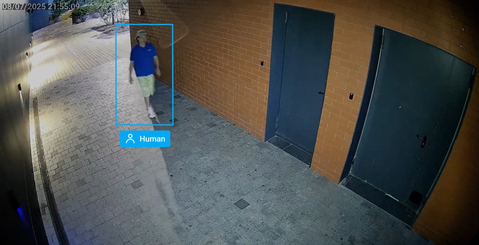 Foto telecamera con luce bianc attiva